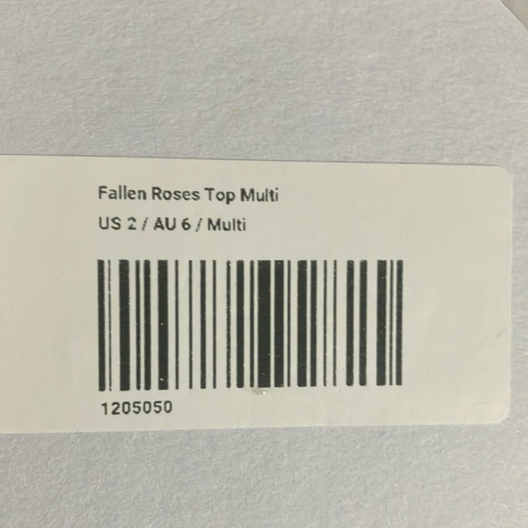 Princess Polly Fallen Roses Top - Picture 4 of 5